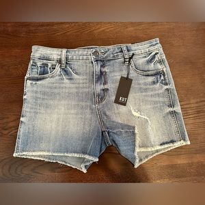 NWT KUT from the Kloth Gidget Mid Rise Fray Shorts, Size 8, Color Traveler